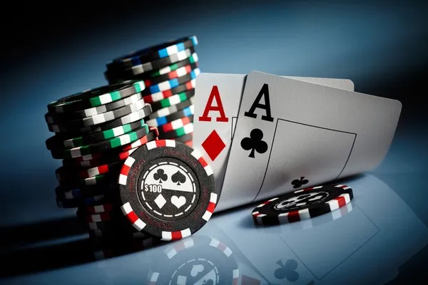 Close-up of Multi-Bet dealer hands dealing cards at a blackjack table on lim4d login